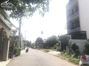 Bán nhanh 180m đất Full thổ cư hẻm 8m thẳng 1/ đường Quốc Lộ 13 vào 60m, sổ hồng 11,x tỷ