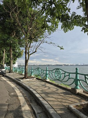 chính chủ bán mảnh đất ô tô tránh vuông đẹp ở tứ liên âu cơ diện tích 55m2, mt 3.65m2, giá 13.8 tỷ