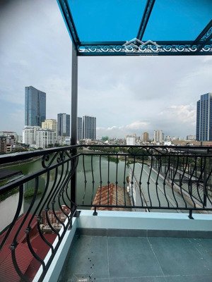 hoa hậu mặt phố đê la thành view hồ ngọc khánh. 97m2 xây mới 9 tầng có hầm, 2 mặt đường, x2 tài sản