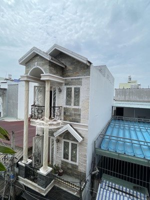 băn nhà âu cơ, q. tân phú 4tầng 5x17m, hxh 6m, ngay đại học văn hiến