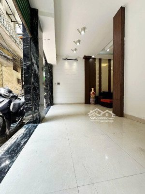 chính chủ bán nhà tt ba đình 50m ra oto tránh kinh doanh đỉnh ngõ thông vị trí đẹp full tiện ích