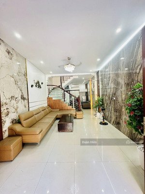 mặt ngõ kim mã, ngõ thông, lô góc 3 thoáng, 1 bước ra phố, kinh doanh, sổ cc, bãi ô tô, 39m2*5t