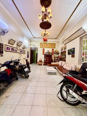 bán nhà mặt tiền đường lê thị chợ đường rộng 7m,xung quanh buôn bán sầm uất, gần cơ quan hành chính