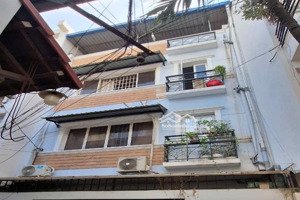 bán nhà, 4 tầng, 8 phòng, khai thác ngay, lê quang định, dt 700 tr/năm. shr. chỉ 10 phút tới q.1.