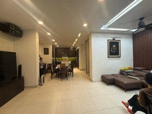 biệt thự xuân la nhỉnh 42tỷ - ngõ 3 ôtô tránh- kinh doanh- 4 mặt thoáng- thiết kế được thang máy.