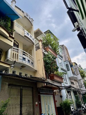 siêu hiếm!!! xe hơi tới cửa-35m2- ngay trần hưng đạo q1- chỉ 7 tỷ