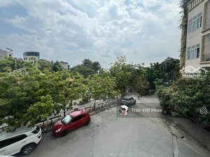 cho thuê nhà liền kề mậu lương 85m thông sàn lô góc - thang máy nhập - ô tô vây quanh giá 8triệu