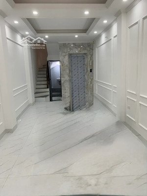 bán nhà kim giang hoàng mai, 35m 6tầng,thang máy,siêu hiếm, nói không với ngập lụt, giá 9.9 tỷ.