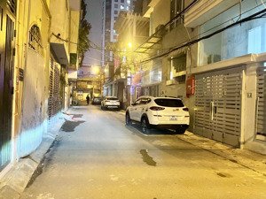 bán nhà cầu giấy. mặt ngõ ô tô tránh cách phố chỉ 30 mét. dt 50m2/4t giá chỉ 13.3tỷ