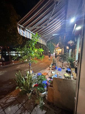 bán nhà mặt hồ văn chương đống đa. kinh doanh siêu lợi nhuận.