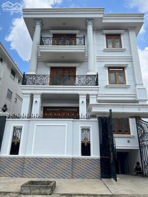 Biệt thự đơn lập có hầm khu dân cư đường Liên Phường