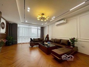 bán nhà dân xây 6 tầng ngọc lâm sang phố chỉ mất 10 phút