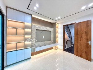 chính chủ bán nhà phú diễn nhỉnh 12tỷ 46m2 oto đỗ cửa - nhà mới thang máy nội thất xịn sò 2 thoáng
