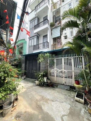 hxh 2 tầng mới đẹp hoàng hoa thám, p5 bình thạnh cách mặt tiền 10m full nội thất chỉ 5.x tỷ