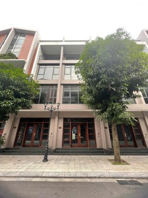 vinhomes ocp3: em có căn xe khe giá tốt nhất tt, dt 54m2, giá 8,1 tỷ, mt 4,5m, khu ánh dương 13.