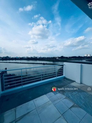 mặt tiền đường số 4, kinh doanh sầm uất, nhà 3 tầng mới đẹp, giá 9.2 tỷ