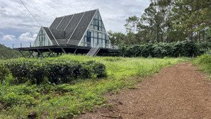 vườn đẹp 6.300m2 sẵn nhà đẹp cách tl725 chỉ 750m đối diện khu nghĩ dưỡng chopicana2 lh : 