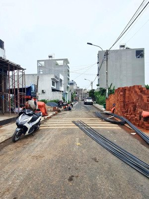 bán lô đất 60.1m2, 4.66x12.86, đường nhựa 8m, kdc đường 970 nguyễn duy trinh, p. phú hữu, quận 9