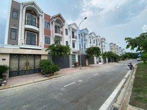 bán nhà mặt phố tại centana city điền phúc thành, 7,8 tỷ, 80m2, 4pn, 5wc