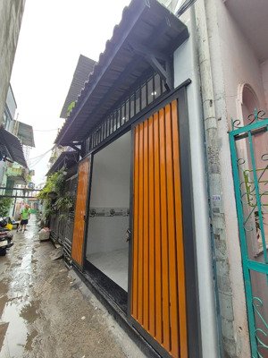 nhà làm được sổ hồng riêng đông hưng thuận 17 sát nguyễn văn quá và quang trung 35m2 chỉ nhỉnh 1ty