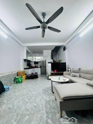 chủ gấp bán nhà 2 tầng xe hơi đậu cửa linh chiểu cũ ngay cạnh hoàng diệu 2