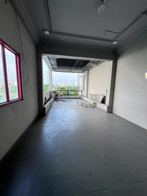 hiếm: nhà mt q.1 vỉa hè khủng 9m 3 tầng + lửng + sân thượng