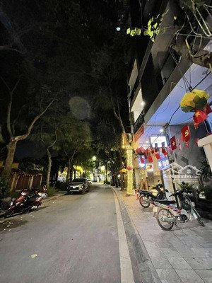 bán nhà lô góc, mặt phố đi bộ trịnh công sơn, view hồ sen, tầm nhìn triệu đô, 123m - 85 tỷ.