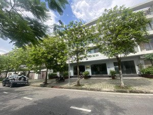 chính chủ cần bán lk nằm trên đường rộng 32m tại da sông xanh (river silk city) phủ lý - hà nam