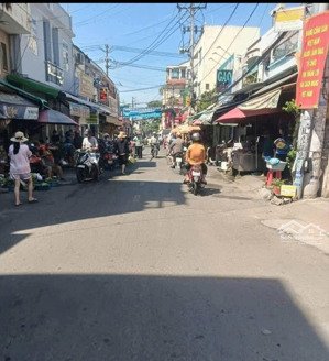 bán nhà 5 tầng đường trước nhà 8m -vị trí chợ lạc quang hiếm - kinh doanh buôn bán sầm uất