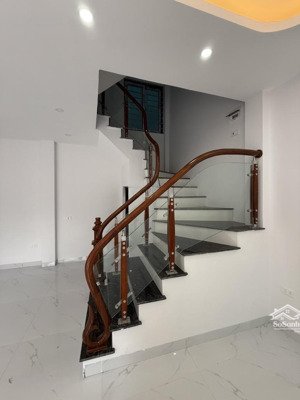 chủ cần thanh khoản gấp nhà 3 tầng mới kính koong - sẵn nội thất cơ bản