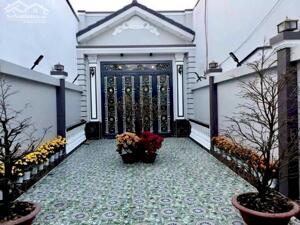 Nhà rộng có sân đậu ô tô trung tâm Cần Thơ