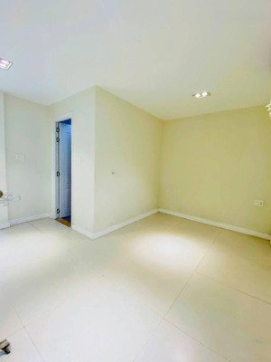 hot - nhà phố hiện đại 6 tầng - mặt tiền sư vạn hạnh - kế bên vạn hạnh mall - khu hiếm nhà bán