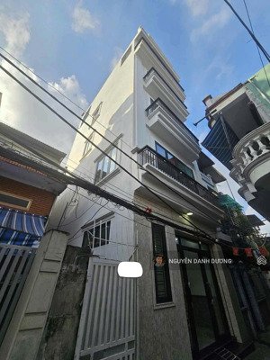 bán nhà nguyễn đình hoàn - cầu giấy -45m2 x 4 tầng x mt 6m - lôgóc - 30m ra mặt phố - 8,5 tỷ - sđcc