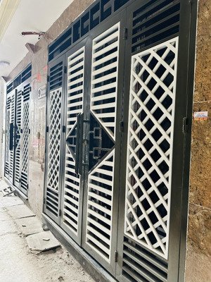 nhà đẹp phân lô mới hoàn thiện - 6 tầng thang máy. ngõ thông, cách mặt phố trịnh đình cửu 100m