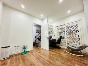 chính chủ - cầu giấy - 41m - 5 tầng - 9,4tỷ