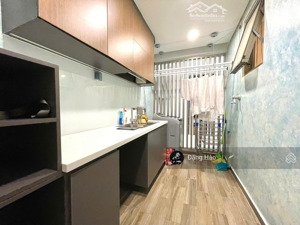 cần bán căn hộ midtown m8 view thác, full nt, giá 10.2 tỷ all in!