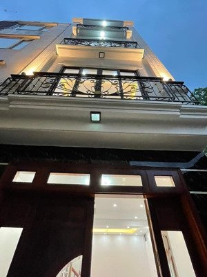 phân lô phố võng thị, tây hồ, 28m2, 6 tầng, mt5m, nhà mới, ở đẹp, giá bán 7.6 tỷ