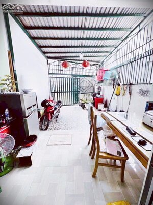 Bán nhà 1 trệt 1 lầu gần Văn Hoa Villa Thống Nhất, Biên Hòa, 61m2, giá 2 tỷ 800.