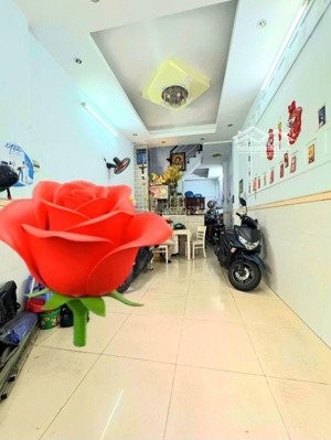 nhà hiếm hxh đồng đen 6.5 tỉ tân bình