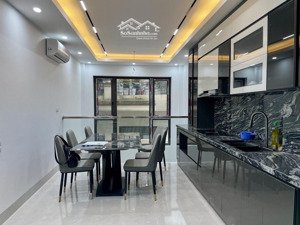 bán nhà phố ngọc lâm bồ đề long biên