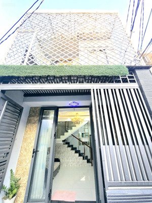 nhà đẹp, 1 lầu - sổ hồng riêng - kế quận 7