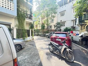 bán nhà dân xây phố hào nam 60m 6 tầng 6 ngủ - gần phố - nhà chắc chắn - ngõ 3m gần phố- hai thoáng