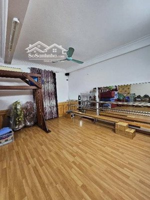 chính chủ cần bán nhà phố ngô gia tự, long biên 132m2, 5 tầng, mặt tiền 6.5m. giá 13 tỷ