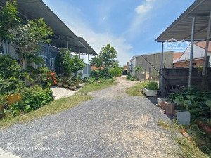 đất diên điền cách quốc lộ 1a chỉ 200m,kế bên thị trấn diên khánh.