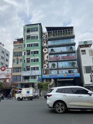 cho thuê văn phòng mặt tiền đường cộng hoà quận tân bình.dt:185m.giá 57tr