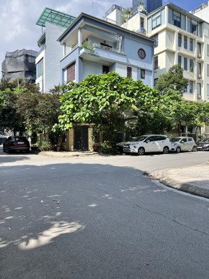 tôi chính chủ cần bán nhà vườn trung văn hancic dt 147m2 mặt đường trung văn tiện ở và kinh doanh