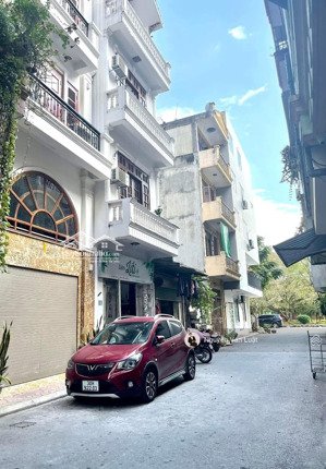 bán nhà trần cung 60m,6 tầng , ngõ thông kinh doanh, ô tô vào nhà 30m ra mặt phố , nhà mới xây