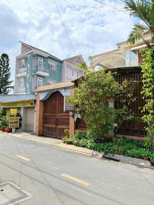 bán nhà mặt tiền đường số 9 sát bên vạn phúc, phường hiệp bình, dt 105m2 (5.10x20.5m) giá 8.5 tỷ