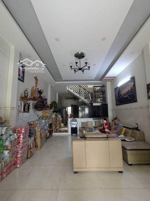 nhà mặt tiền hẻm kinh doanh đường số 3 gần công viên làng hoa 100m2( 4,5 x 23) sổ hồng