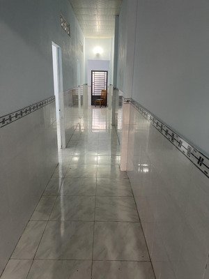 chính chủ gửi căn nhà mặt tiền dx043 đối diện hiệp thành 3. cam kết giá rẻ nhất con đường